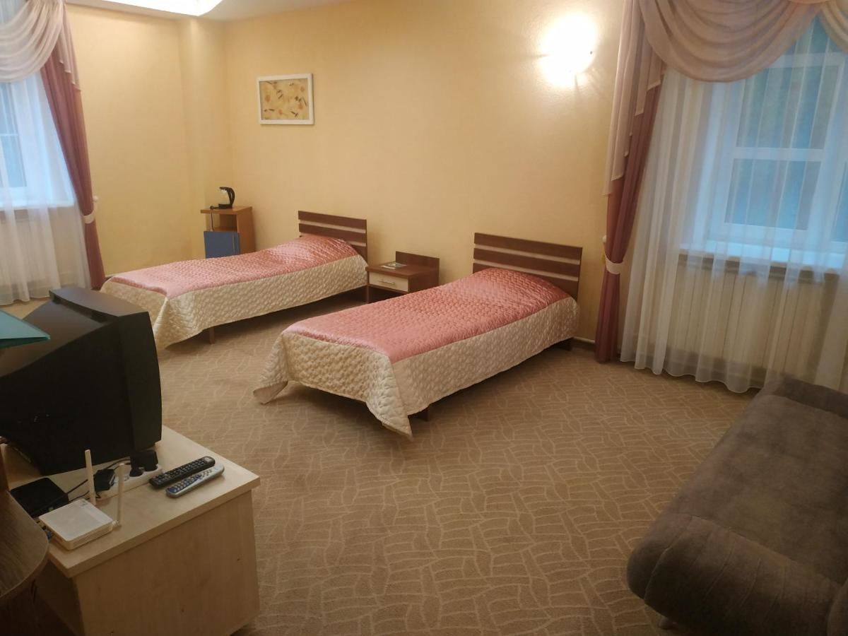 Отель Гостиница Космос - корт Могилев