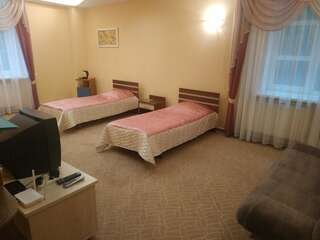 Отель Гостиница Космос - корт Могилев Небольшой двухместный номер с 1 кроватью-1